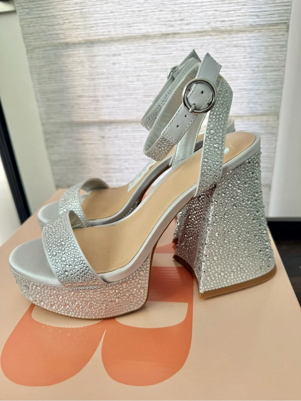 NIB GB Genna-Z Silver Rhinestone Platform Chunky Heels Size 6.5